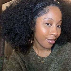 Meet your Posher, Akilah